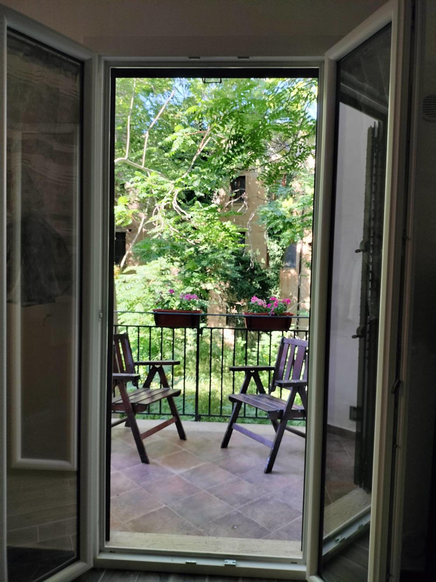 Domus Vetriera Apartment Palermo Luaran gambar