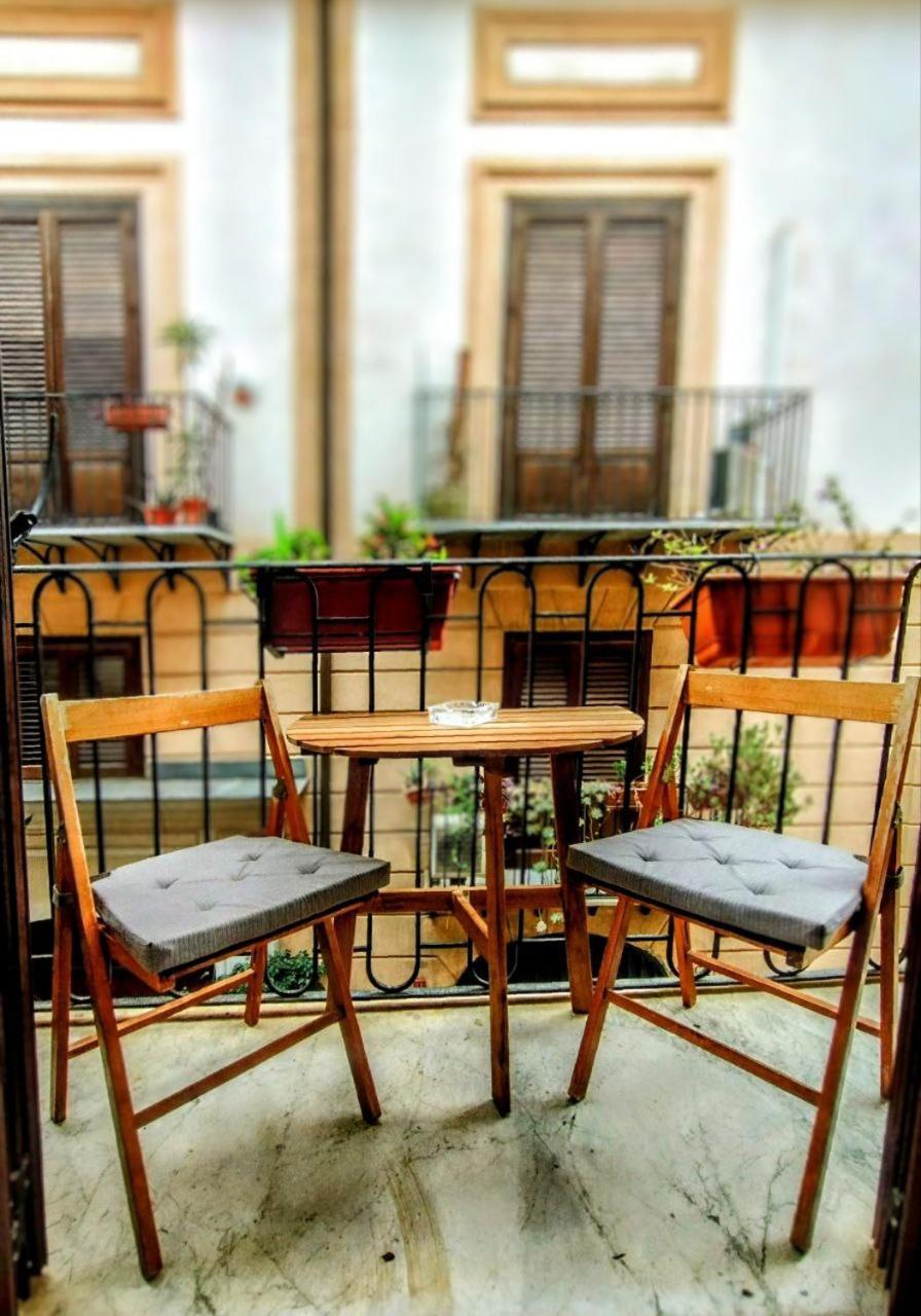 Domus Vetriera Apartment Palermo Luaran gambar